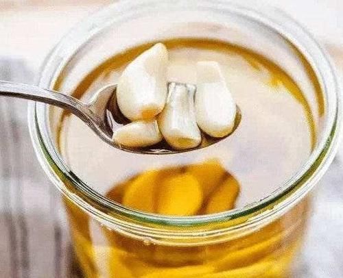  白酒泡蒜有什么作用？