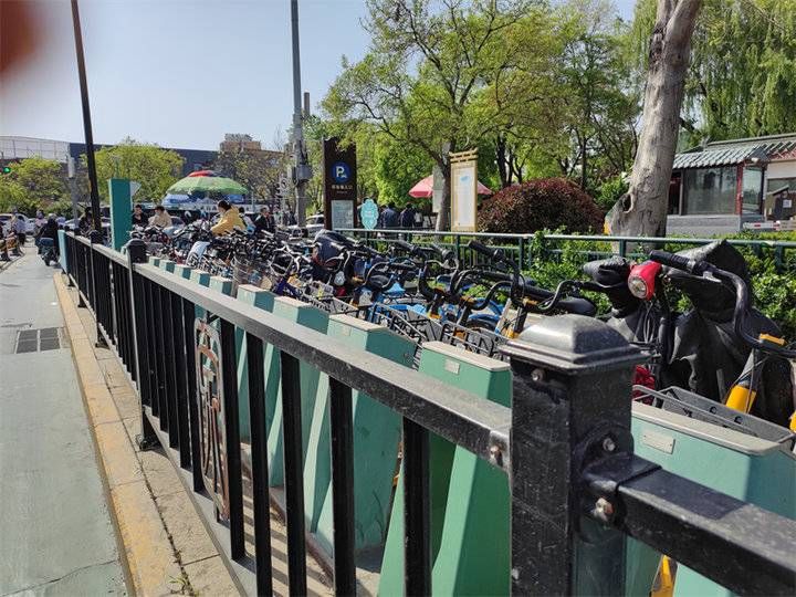 运营管理存短板,共享单车“占鹊巢”!公共自行车,转型还是退场