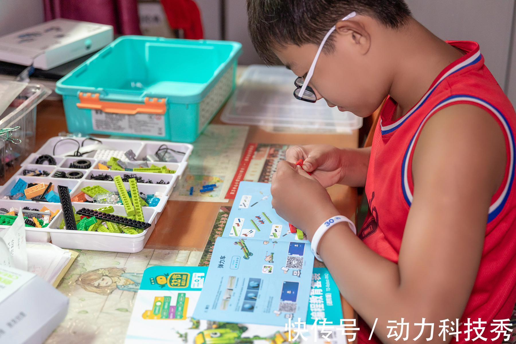 编程教育|别让孩子输在起跑线上,Lecoo编程机器人大礼包纵评