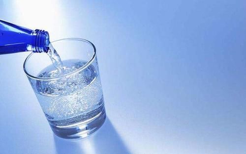 尿酸高的人，若身体出现这3种现象，已经影响肾脏，平常多做这3点