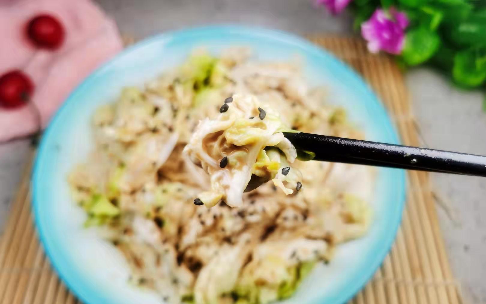 秋季吃白菜，教你1个新吃法，不炖不炒，3分钟上桌，好吃到添盘