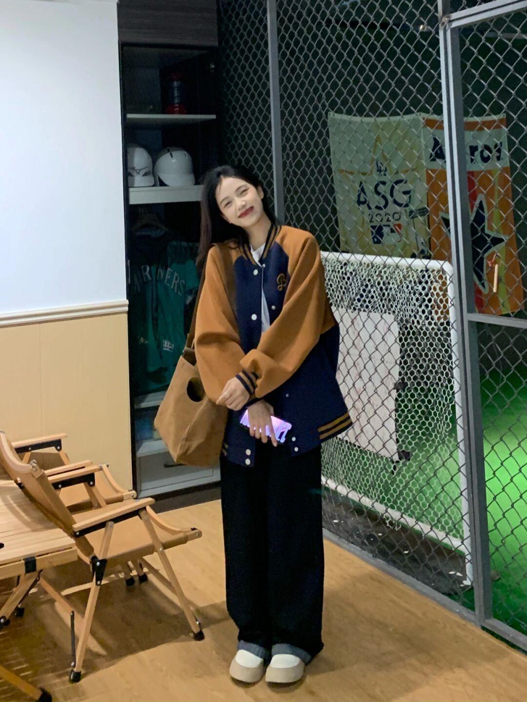 卡通 秋冬想要穿得俏皮又可爱?一定不能错过这件卡通针织衫!