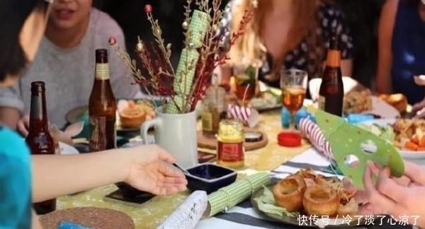 字点|老外不认识字点了条生鱼,刚一上桌皱起眉头,切开一瞧却大开眼界