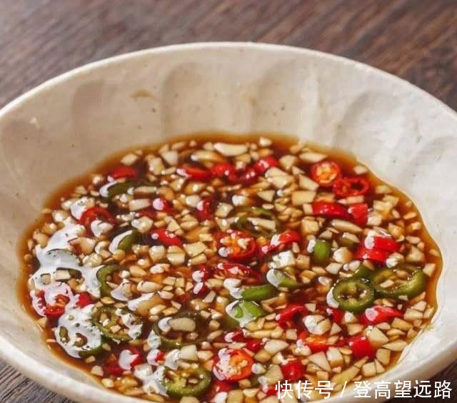 脆皮椒麻鸡,皮脆肉滑,香辣过瘾