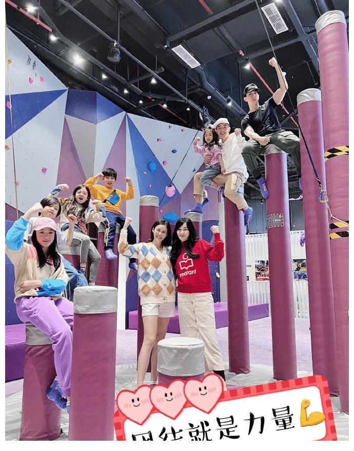 吴尊晒《爸爸去哪儿5》汶莱聚会照!NeiNei给小泡芙补习,嗯哼缺席了