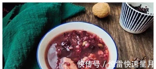 坚持喝了3个月这粥，白发少了，气色好了，闺蜜效仿也做给妈妈喝！