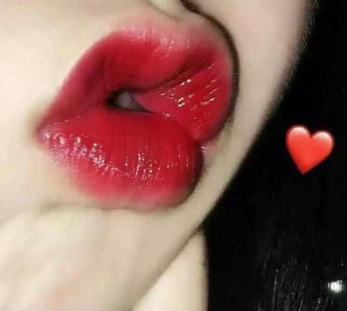 学生党想要“樱桃小嘴”一定戒掉3个习惯,不然迟早变香肠嘴