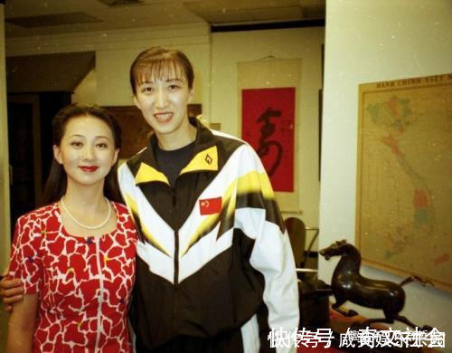 郎平|嫁给中国女排的女人!30年一直默默奉献,或许郎平也会自愧不如