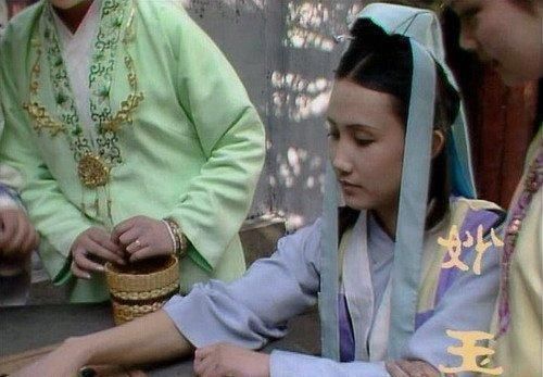 杯子|把自己的杯子,拿给贾宝玉喝茶,妙玉究竟啥意思只有黛玉才明白