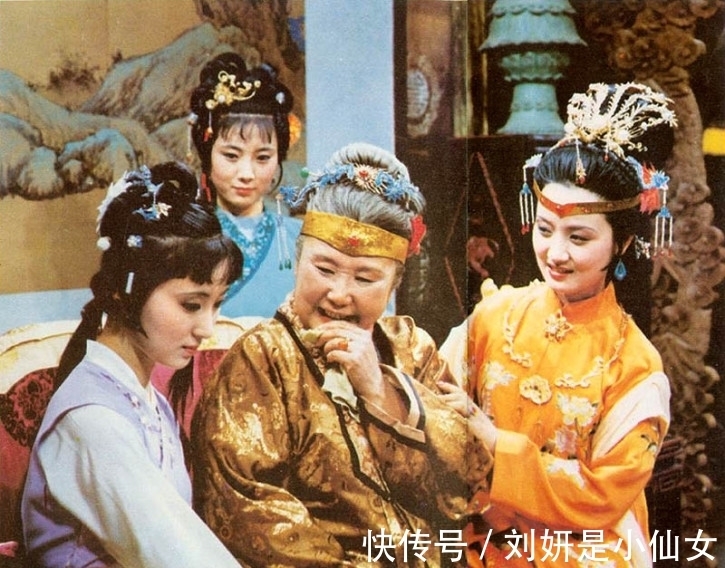 宝玉#林黛玉流泪忧愁很矫情?她在贾府遭受的冷暴力,远比想象中更恶劣