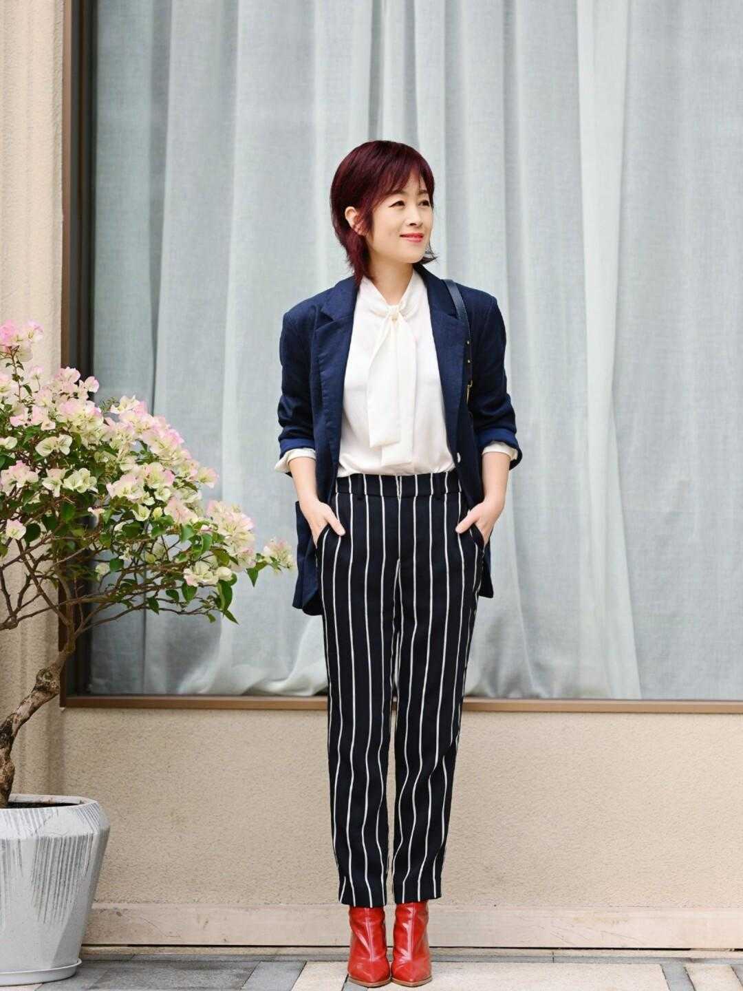 衣服|35岁、50岁怎么穿才高级减龄？学会基础款搭配方法，优雅大气