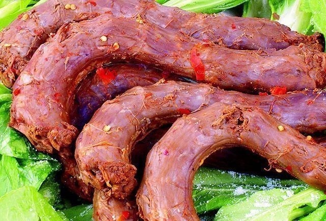 女孩|10岁女孩骨龄达14岁,身高停滞不前,医生:这些食物少给娃吃