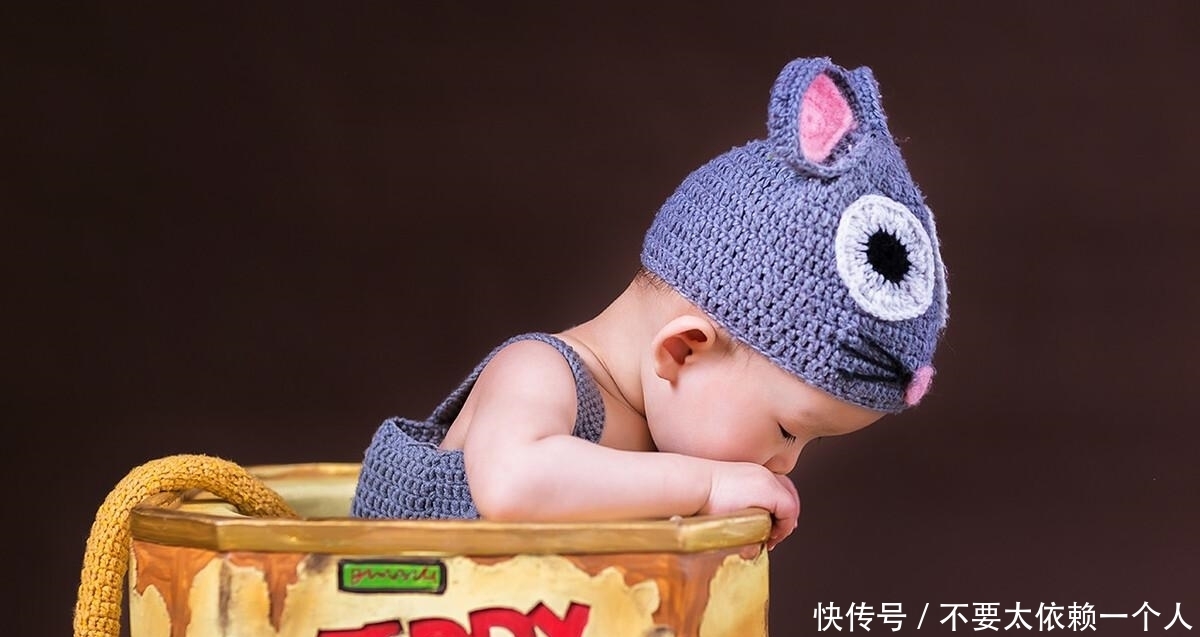 孩子|生完孩子亲友们送这几件物品,宝妈们收好别客气,比新的还好用