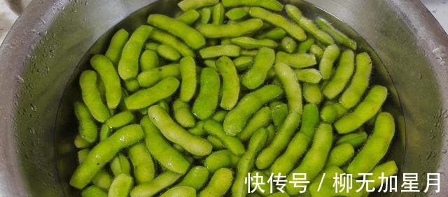 花生仁|煮毛豆时，万万不可直接下锅煮，多加这1步，毛豆入味翠绿不发黄！