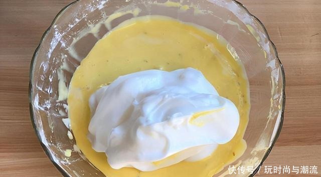  教你做|教你做大米糕，不用烤箱不用揉，蓬松软糯，飘着淡淡的桂花香