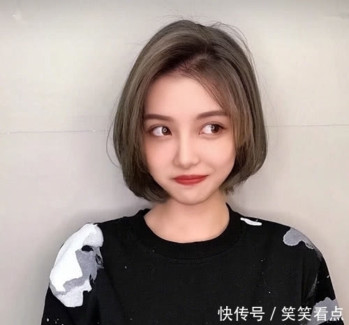 直男|圆脸女生拒绝光明发型,几款减龄显瘦发型了解下,直男都眼前一亮