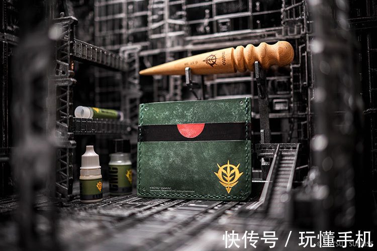 皮革 高达联名皮革产品:三大经典招牌机甲均亮相