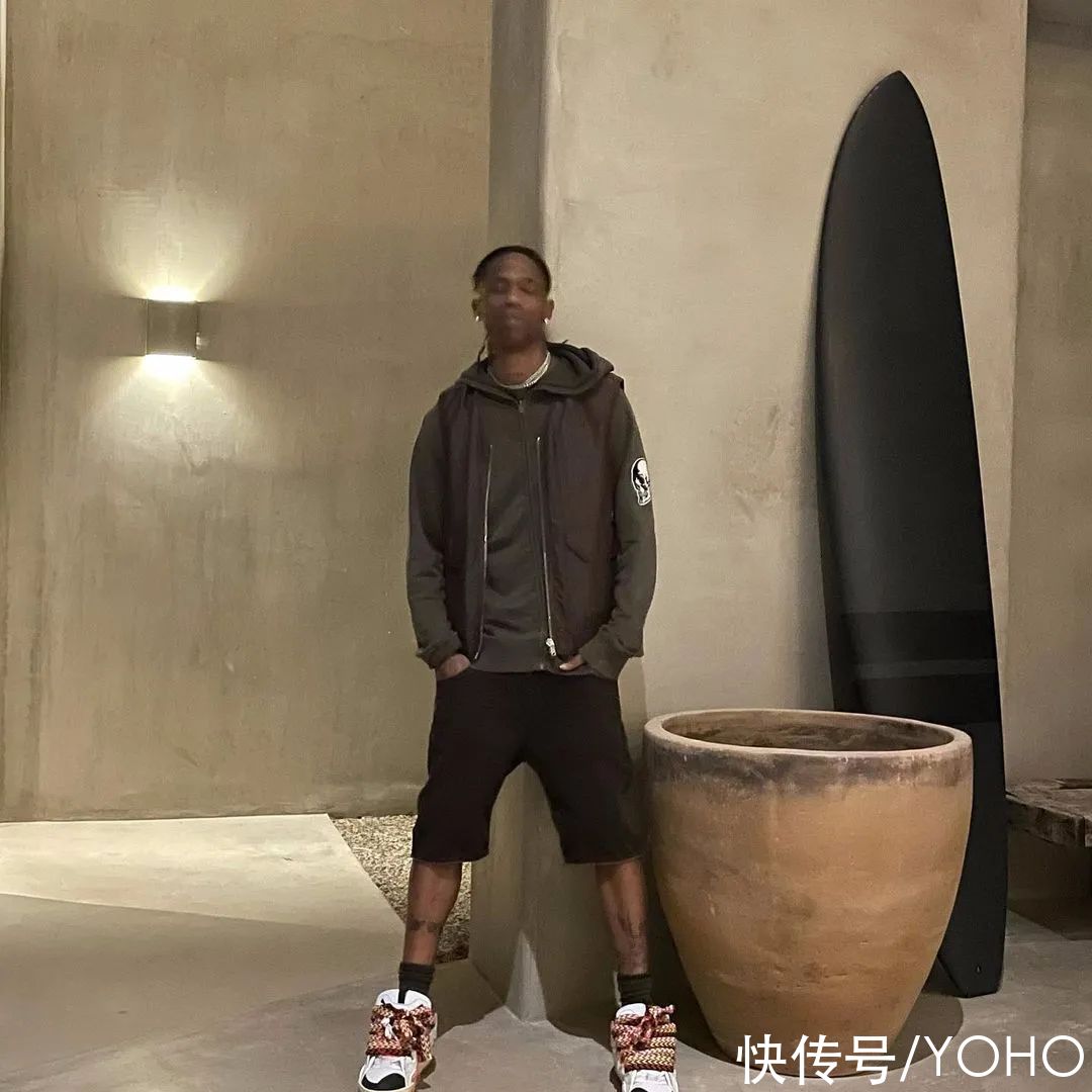 Travis Scott和Virgil亲自上脚，能轻松驾驭Vibe风的面包鞋，会是20年底的终极鞋王吗？