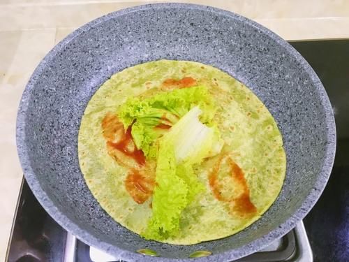 在家这样做卷饼，营养搭配很均衡，再也不去上街买了