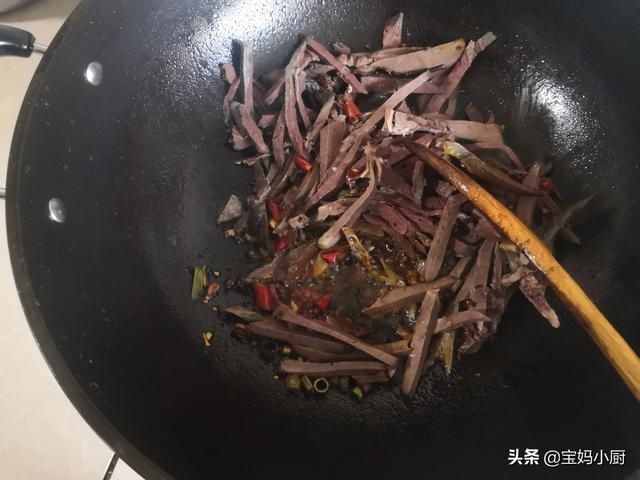 宝妈|猪身上这两样,比猪肉香,不燥润肺睡眠好,秋季尤其要做给家人吃