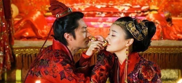 元稹!贫贱夫妻百事哀前边还有一句, 这句才是精华所在, 半数人不知道!