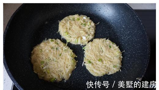 土豆早上不炒不煮，焦香酥脆，做早餐宵夜都合适，零厨艺都能做