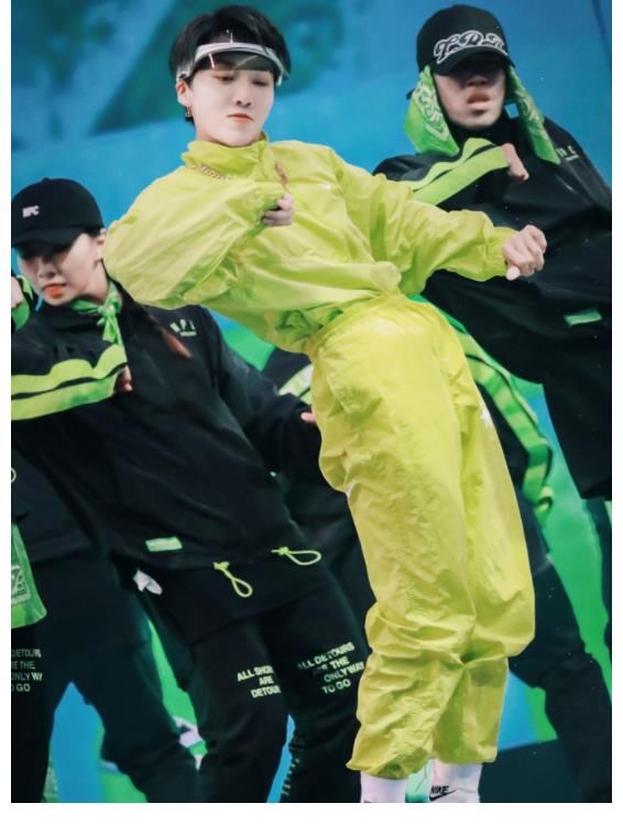 w以嘉賓重回《街舞3》，劉雨昕高質量wave，網友：這也太絲滑了吧