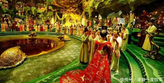 古人穿衣很保守别被电视剧骗了,这组古画的女子比现代人还开放