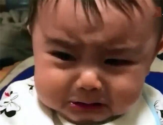 玲玲|半岁宝宝断奶第一天,晚上下班看到孩子的样子,宝妈心都要化了