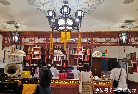 护国寺|北京有个务实小吃街,胜王府井一倍,文化底蕴与老字号小吃十足