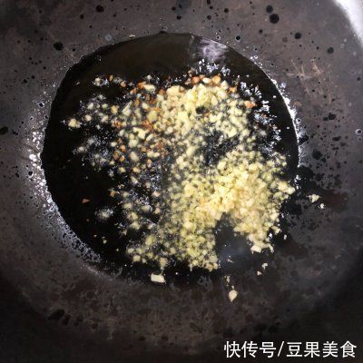 卤肉饭这样做好看好吃又解馋，孩子天天吃不够