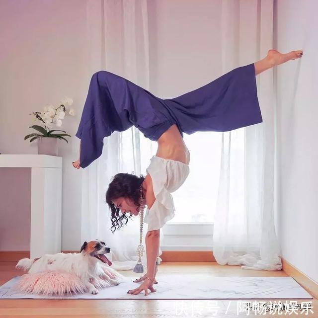 掌心|想要开肩从这5个简单的体式开始,超级有效