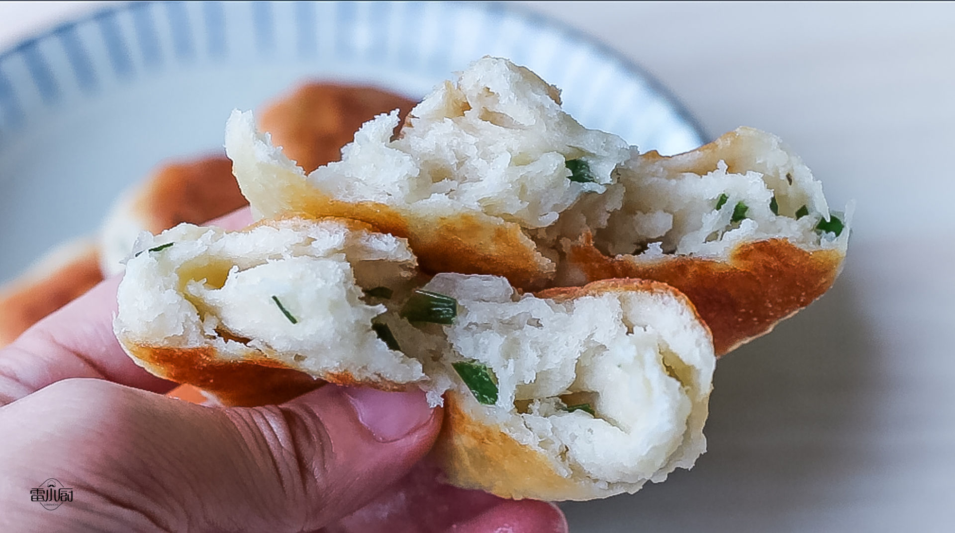 懒人早餐饼,不用揉面,筷子搅一搅,做出来的饼比面包还松软