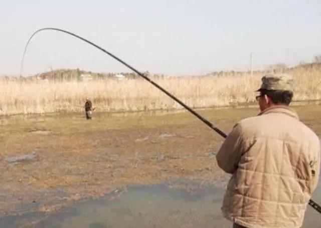 冬天找钓位,老手都避开“三个废点”,不然傻傻等一天