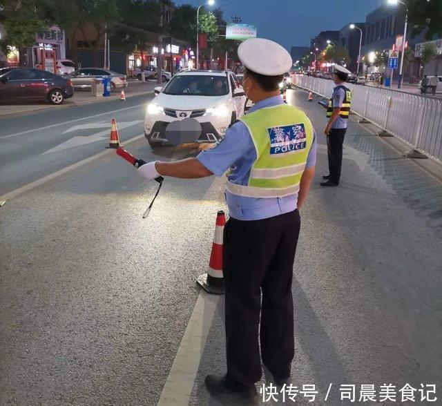 酒后叫代驾被扣了12分 车主怒喊 我方向盘都没碰 凭啥扣分 乐惠车 酒后叫代驾被扣了12分 车主怒喊 我方向盘都没碰 凭啥扣分 乐惠车
