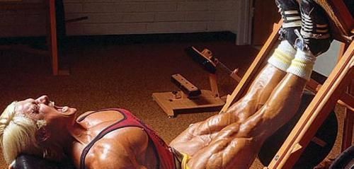 肌肉|他的年龄已经60岁,却坚持着练腿,拥有一身强壮的肌肉!