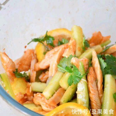 泰式甜辣酱|#夏日开胃餐#泰式甜辣鸡胸肉沙拉