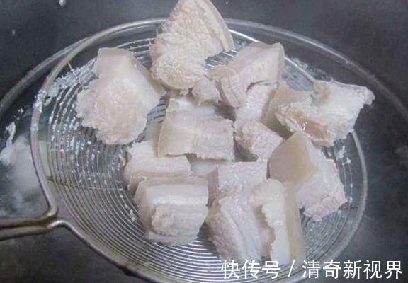 老祖宗留下的秘制配方不管煮红烧肉还是排骨，加1步酥香入味