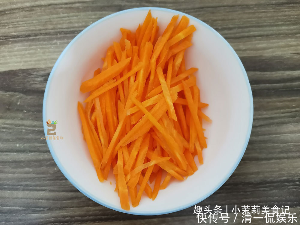 大厨|炒豆芽时,有人焯水有人直接炒,大厨教你正确做法,豆芽脆爽开胃