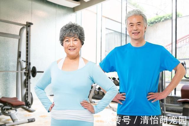 中老年人|中老年人应该管住嘴,5种食品劝你少吃,健康才会“拥抱”你