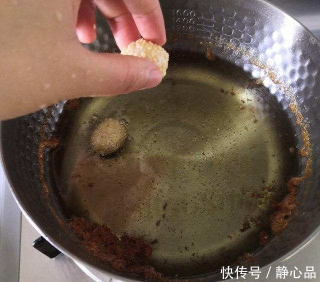 炸麻圆儿,用糯米粉就能做的简单小吃,解馋!