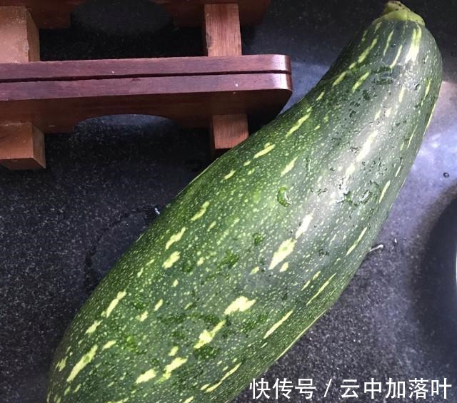 蚝油炒菜南瓜，家常小菜，低脂又健康！蚝油炒菜南瓜，家常小菜，低脂又健康！