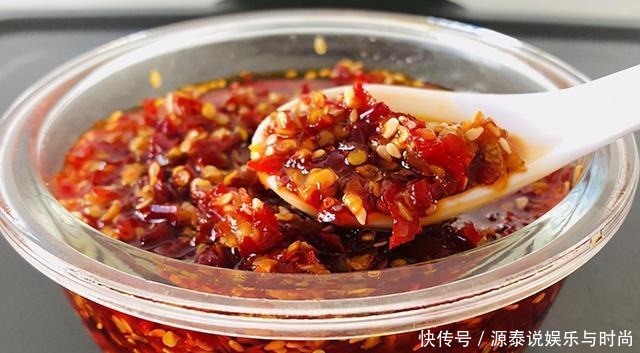 家庭自制辣椒酱,香辣过瘾,拌饭拌面都可以,做法简单很好吃