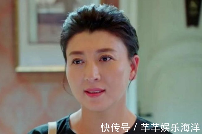 正师级|她是国家一级演员,享受正师级待遇,因拔掉父亲呼吸机成一生的痛