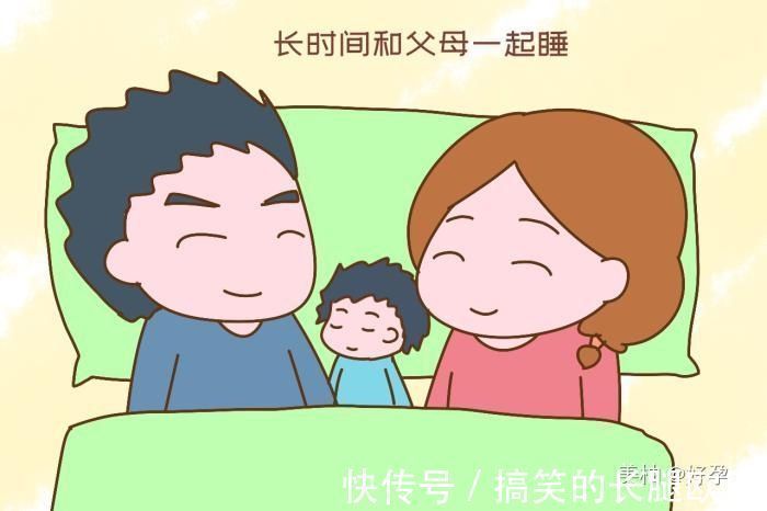 佳佳|儿子到了“分床”期，两位母亲不同的做法，长大后孩子差距明显