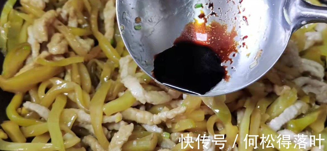 榨菜炒肉丝|榨菜炒肉丝的经典做法，色香味俱全，这就是干饭人的下饭菜！