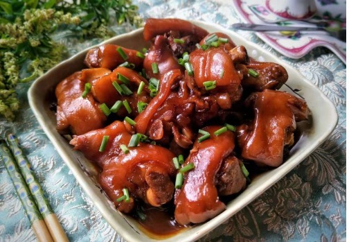 猪蹄|猪蹄别做老一套了,教你懒人做法,只需3步,香而不腻,软烂入味