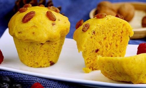 南瓜鲜甜软糯，蛋奶滑嫩爽口，发糕营养美味，这样的甜点超美味的