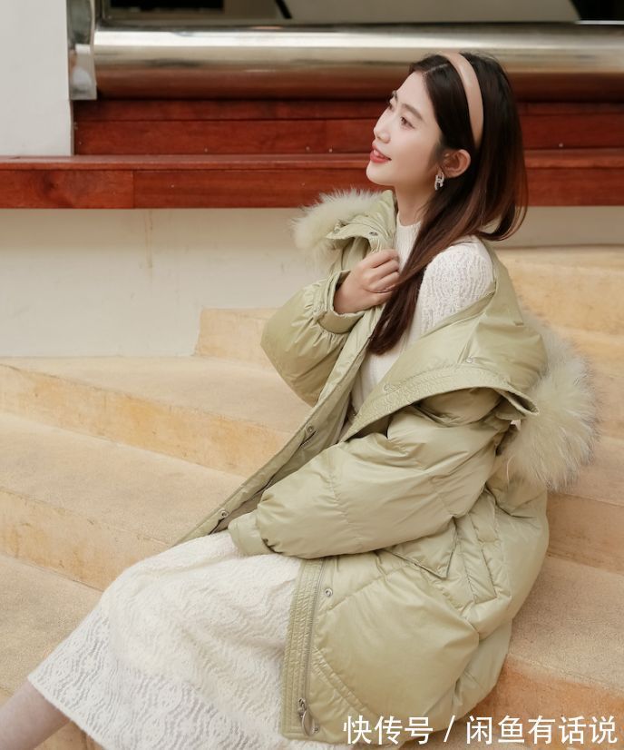 羽绒服 35岁博主把“牛奶裙”带火了,配羽绒服也好有气质,照着穿就很美