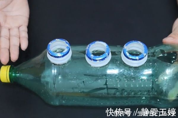热熔胶|大号的塑料瓶我从来不扔,切几刀放在卫生间,全家人都要抢着用!